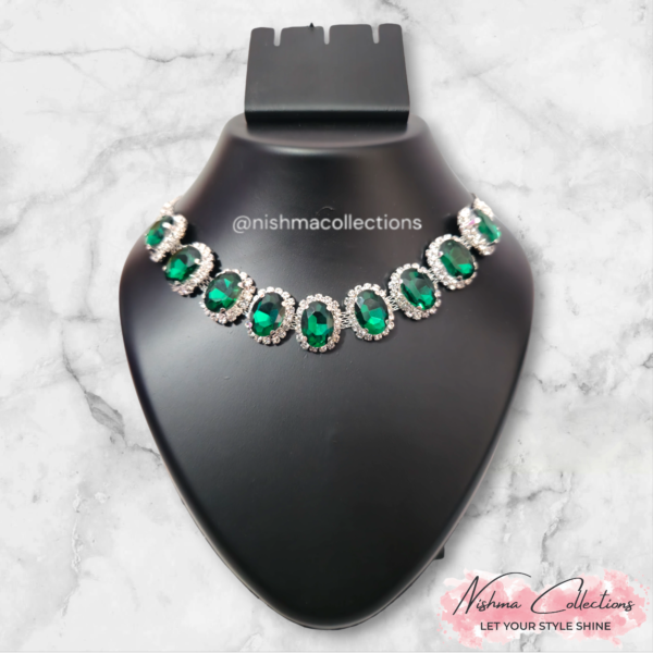 Elegant Emerald Green Necklace Set - Image 4