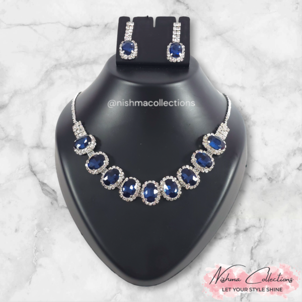 Sophisticated Navy Blue Necklace Set - Image 4