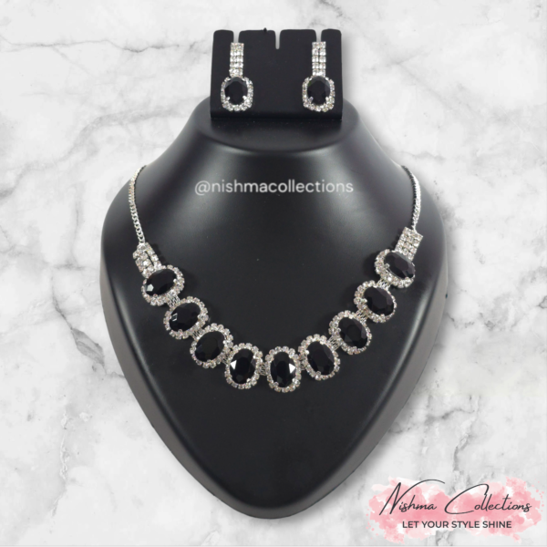 Elegant Black Necklace Set - Image 4