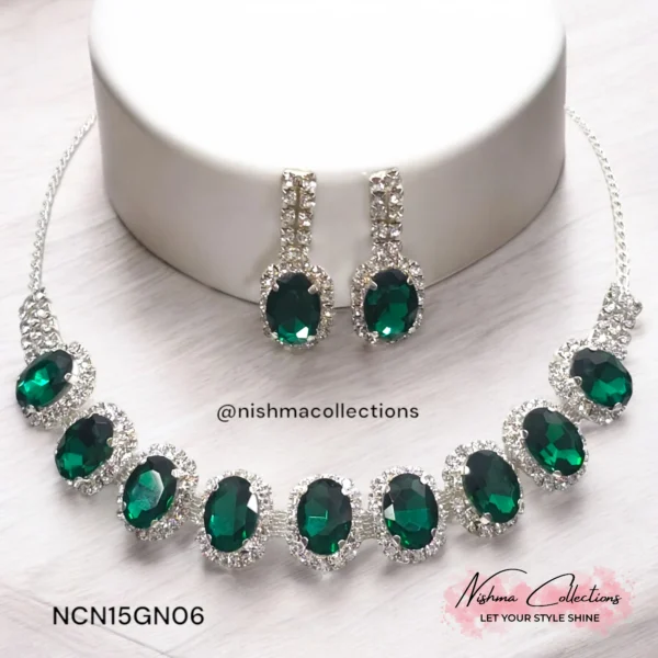 Elegant Emerald Green Necklace Set