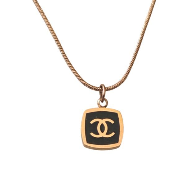 2-in-1 Reversible Pendant Necklace – Black & White Dual-Sided - Image 6