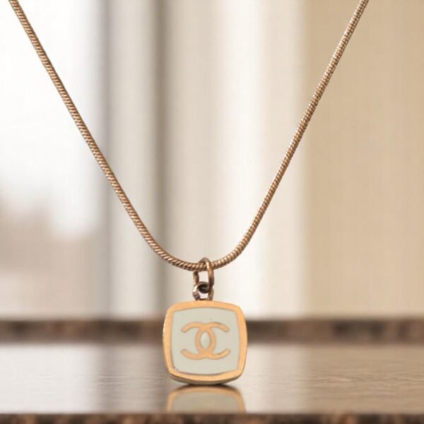 2-in-1 Reversible Pendant Necklace – Black & White Dual-Sided - Image 2